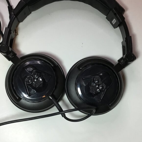 Funko Tronics Star Wars Darth Vader DJ (40mm Drivers) Headphones Watch Video! - Picture 2 of 4